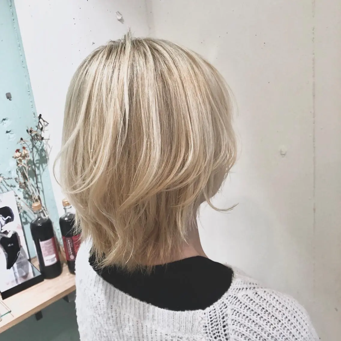ミディアム カラー パーマ ヘアアレンジ ベージュカラー ブリーチ ハイライトカラー ハイトーンカラー ホワイトベージュ 【ツヤ髪美容師】 ツダケイスケのヘアスタイル