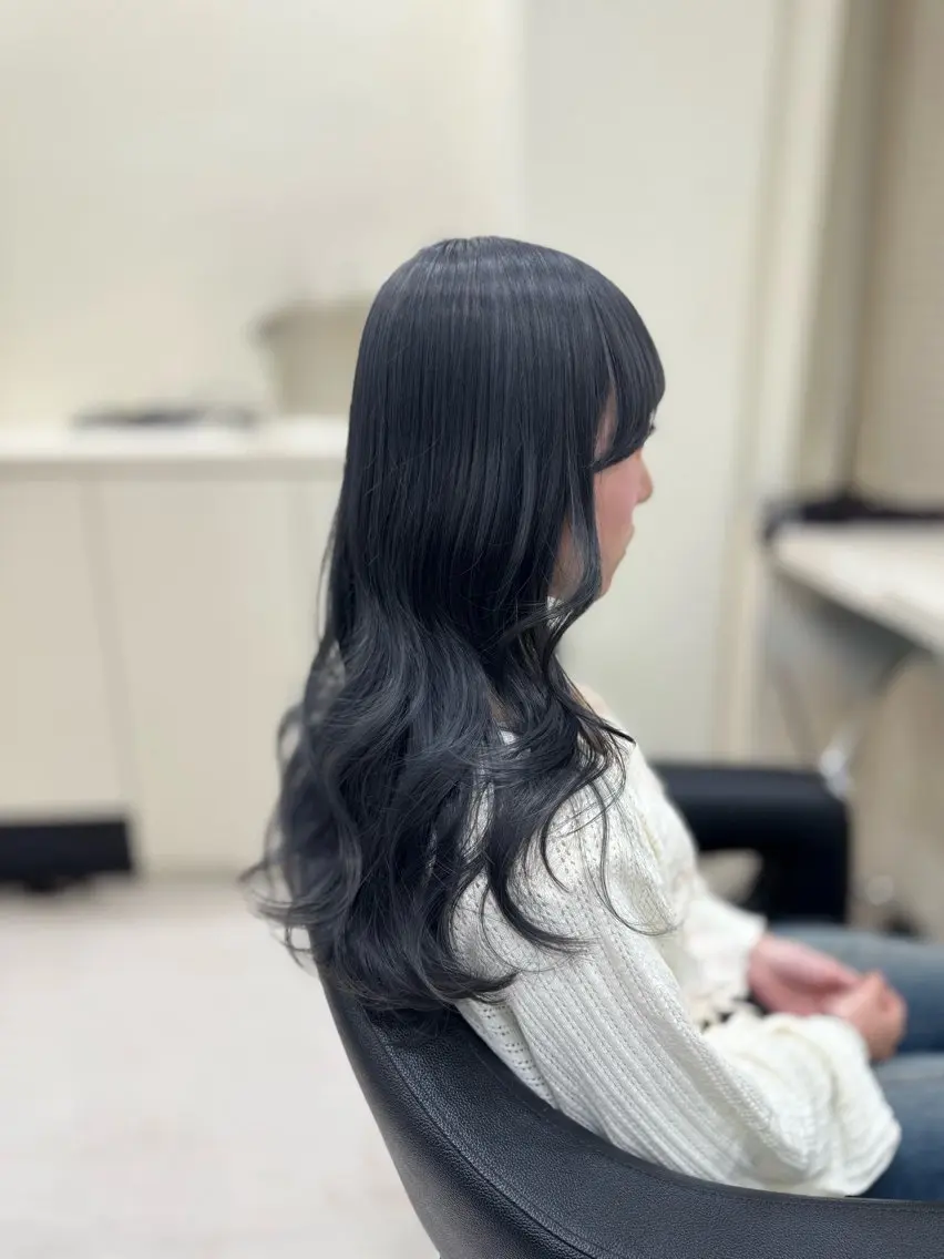 ロング 韓国風ヘア ヘアカラー 縮毛矯正× ブルーブラック/池袋のヘアスタイル