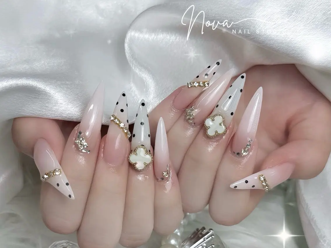 ネイル アートネイル 韓国ネイル ロングネイル 持ち込み シンプルネイル ハンドネイル ハンドケア Nova Nail _Shinsaiのネイルデザイン