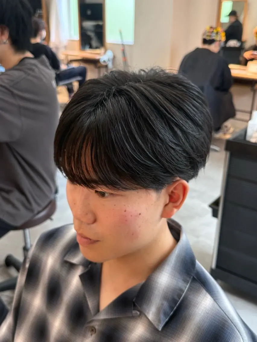 ショート パーマ メンズ ダウンパーマ フェザーパーマ カルマパーマ メンズ韓国風 メンズパーマ カット 垢抜けへの近道✂️ メンズ縮毛矯正/齊藤のヘアスタイル