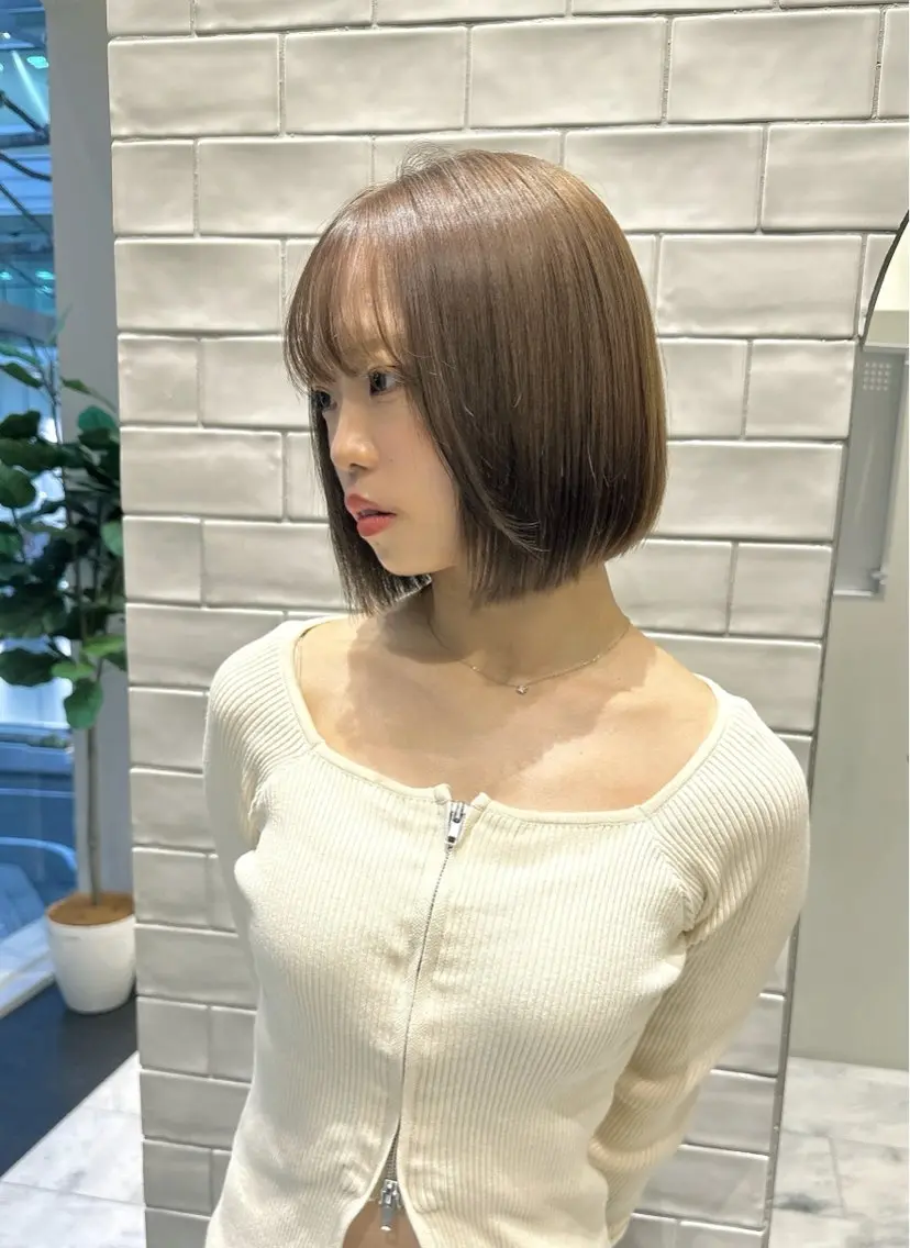 ショート カラー ベージュカラー ブリーチ ブリーチなしカラー カット ヘアカラー トリートメント 矢野 晃平のヘアスタイル
