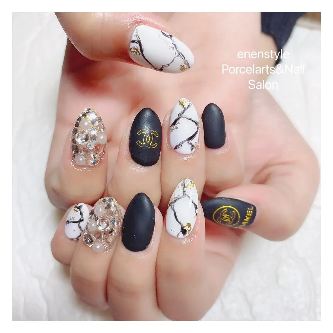 ミディアム ネイル ハンドネイル 🐾enen style 🐾のネイルデザイン