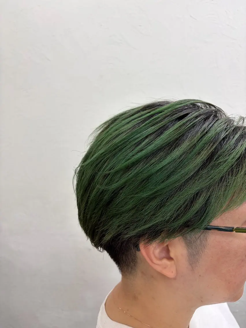 ショート カット ヘアカラー 山本 雷のヘアスタイル