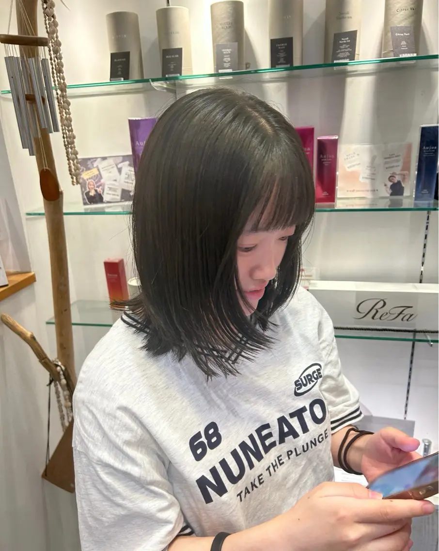 ミディアム レイヤーカット カット 太田 絵麻のヘアスタイル