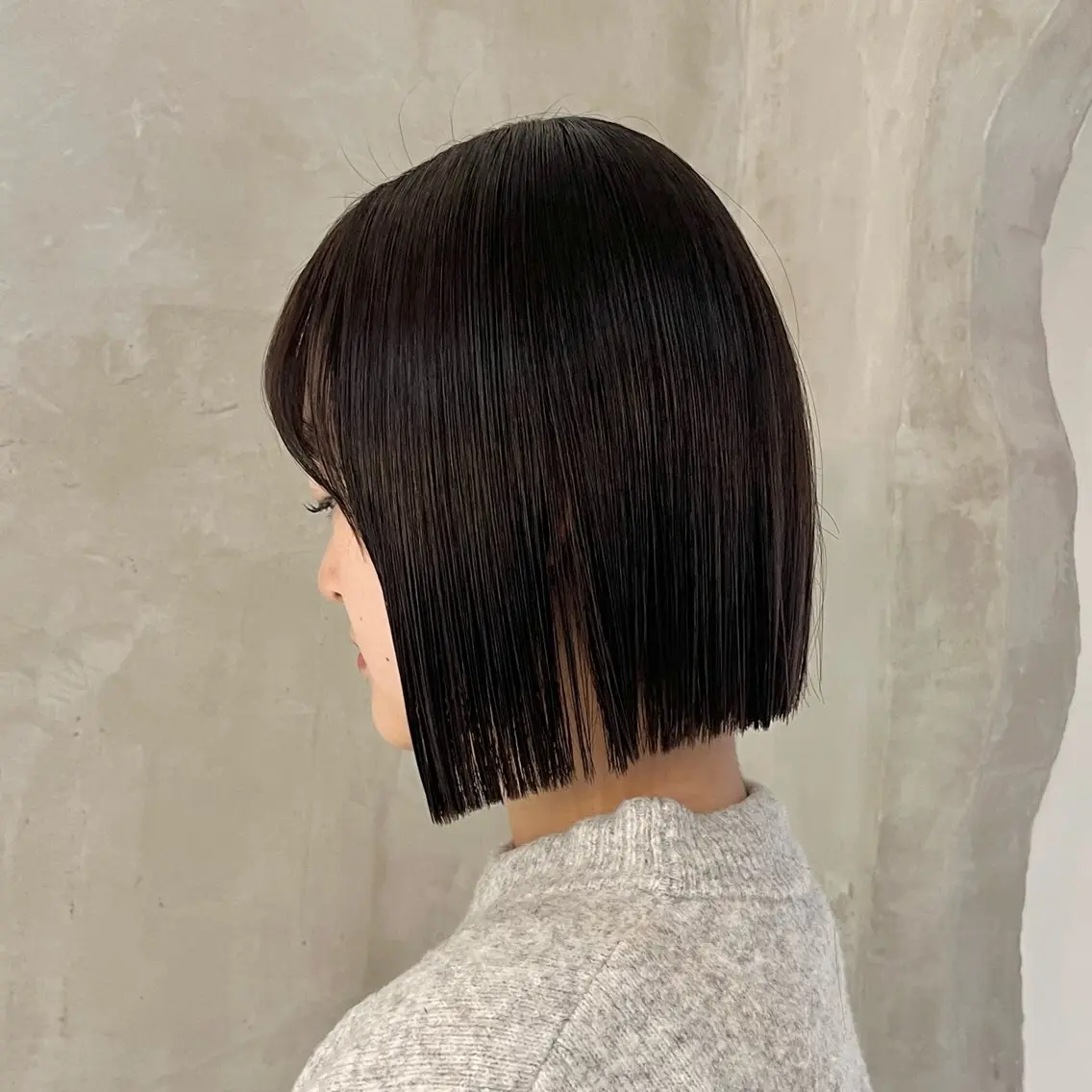 ミディアム ボブ カット トリートメント 切りっぱなしボブ/ 艶カラー/綾莉のヘアスタイル