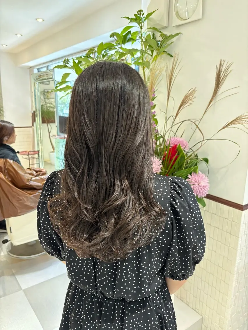 ロング パーマ ロング デジタルパーマ ニュアンスパーマ カット パーマ トリートメント コテ巻き風パーマ 藤澤　知彌のヘアスタイル