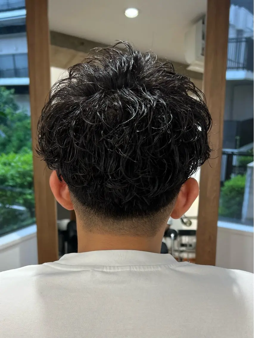 ショート パーマ メンズ カット パーマ メンズカット✂️ スキンフェード伊藤陸のヘアスタイル