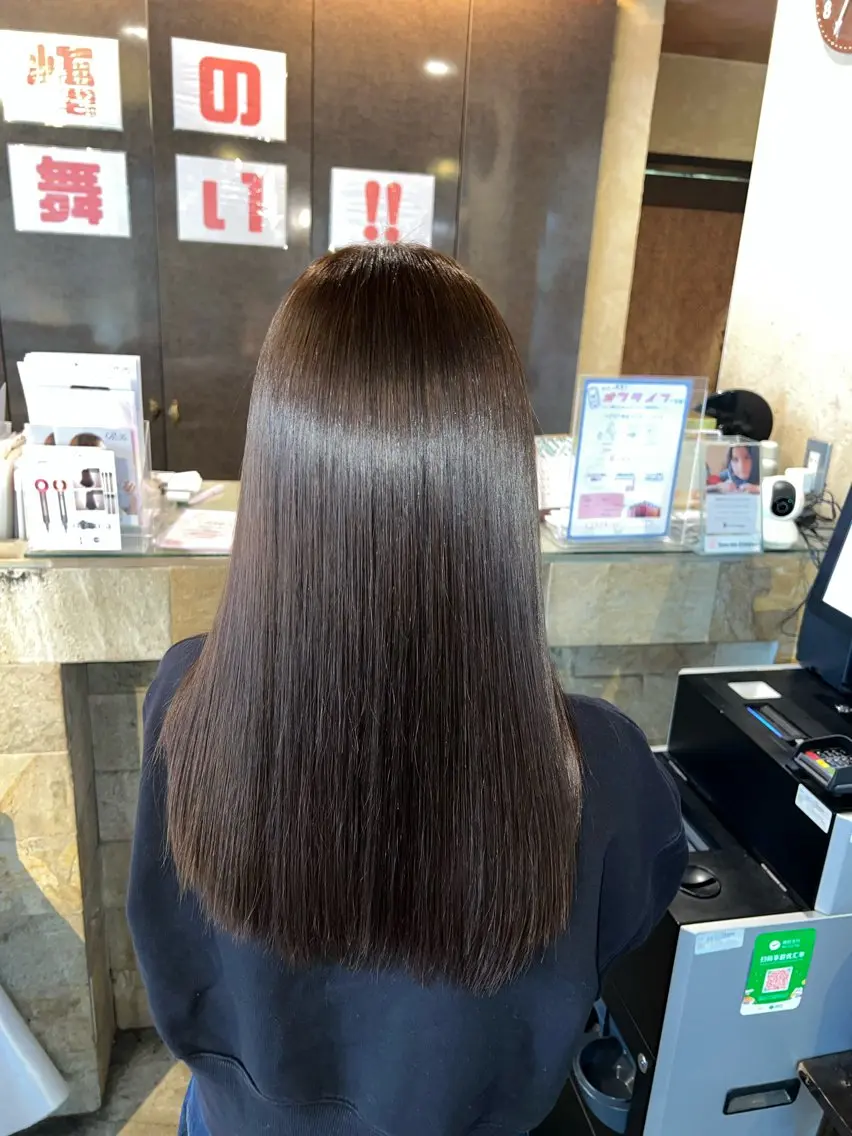 ロング 髪質改善 縮毛矯正 カット 縮毛矯正 トリートメント Lee東三国　櫻井 睦樹のヘアスタイル