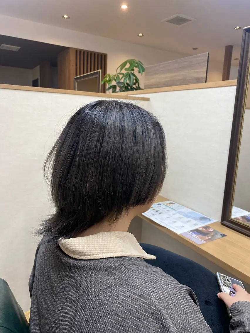 ショート カラー ミツツカ リンタロウのヘアスタイル