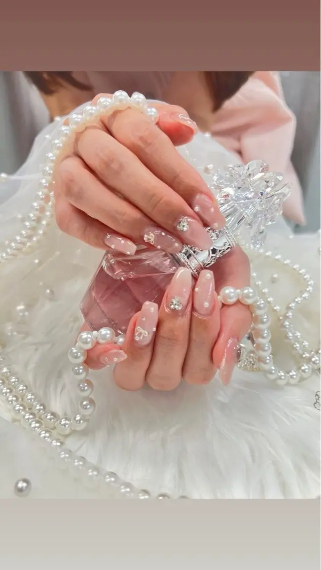 ネイル フットネイル フレンチネイル ジェルネイル ガラスフレンチ キラキラネイル Queeens nailのネイルデザイン