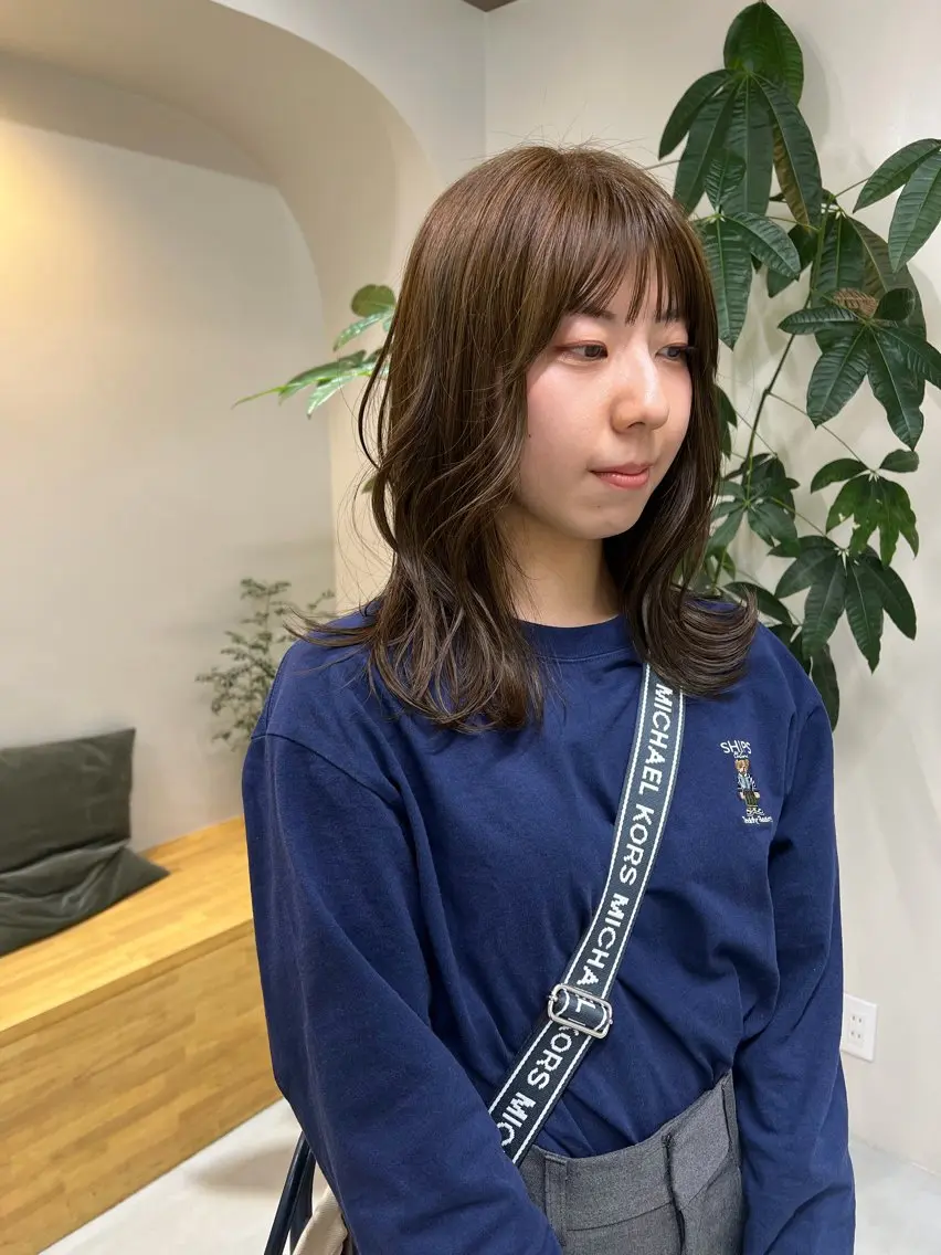 カラー 山田 若葉のヘアスタイル