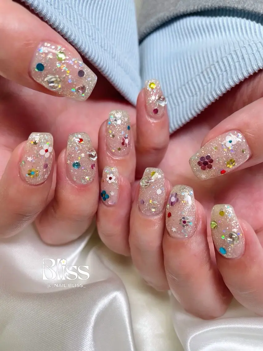 ネイル クリアネイル キラキラネイル ストーンネイル ハンドネイル NAIL BLISSのネイルデザイン