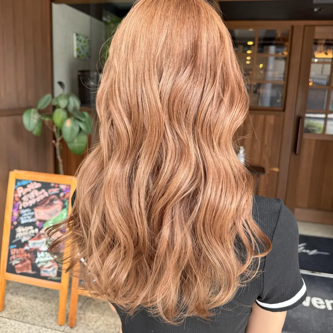 ロング カラー ベージュカラー ミルクティーベージュ ヘアカラー Hinako🦋 ブリーチカラーのヘアスタイル