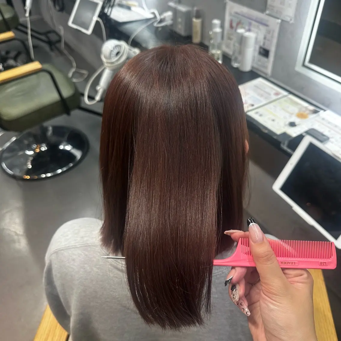 ミディアム カット ヘアカラー 出崎 風果のヘアスタイル