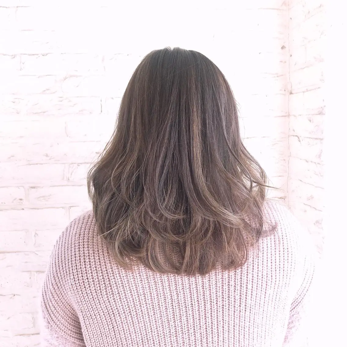 セミロング カラー ハイライトカラー ハイライト カット ヘアカラー 澤田 彩香のヘアスタイル