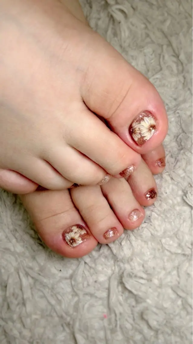 ネイル フットネイル shino🌟 痛ネイルのネイルデザイン