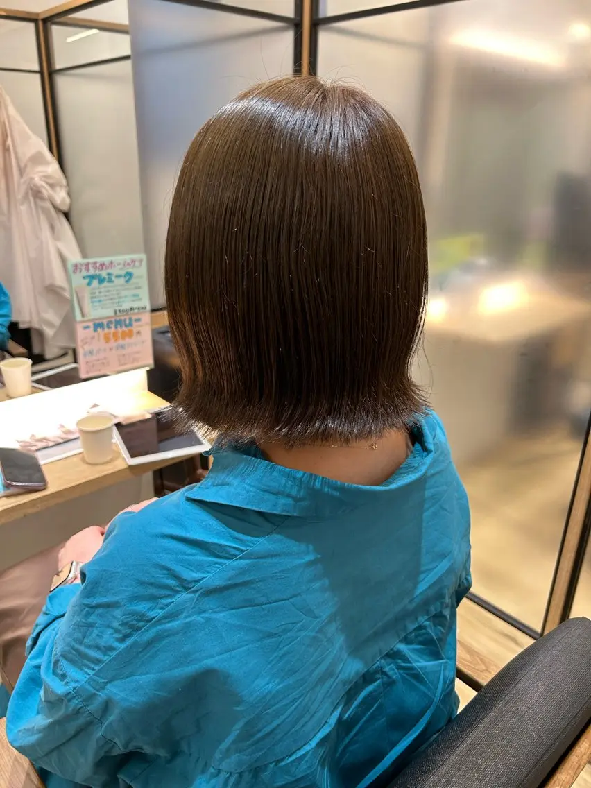 ミディアム ボブ 外ハネヘア カット ヘアカラー ゆうき あすかのヘアスタイル