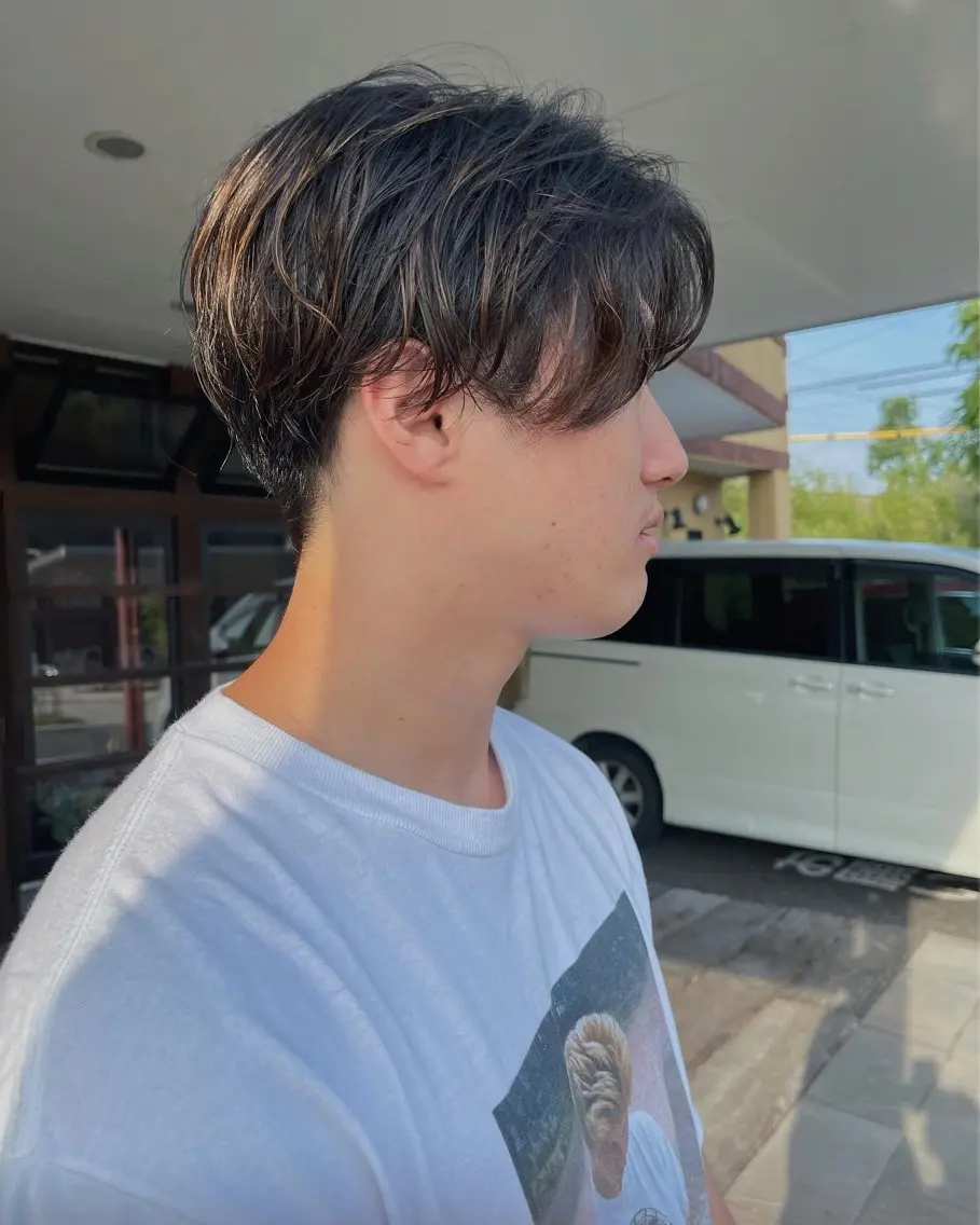 カラー メンズ メンズハイライト 学生(メンズ向け) アッシュ ハイライトカラー 学生 ヘアカラー ヘアーニュース 🌿NAMII🌿のヘアスタイル