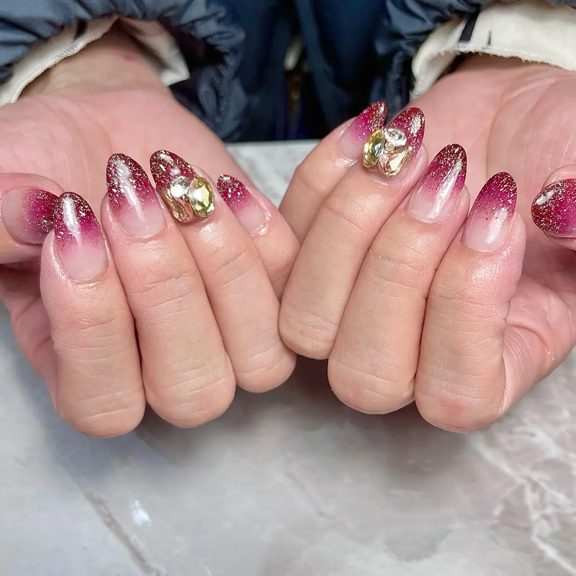 ネイル ボルドー クリアネイル フラッシュネイル グラデーション 赤色 ハンドネイル upala Mayukoのネイルデザイン