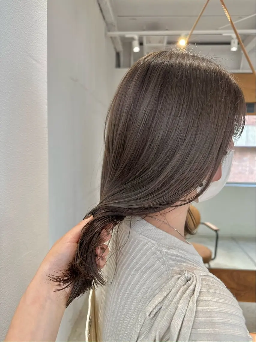 カラー ブリーチ ハイライトカラー エトウ シホのヘアスタイル
