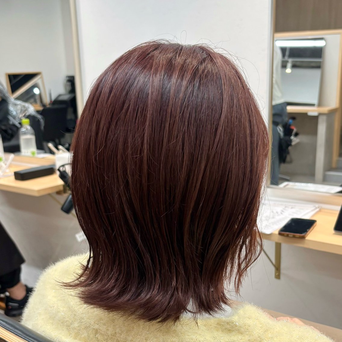 ミディアム カット ヘアカラー トリートメント レイヤー/くびれ /ツヤ感カラー/うみのヘアスタイル