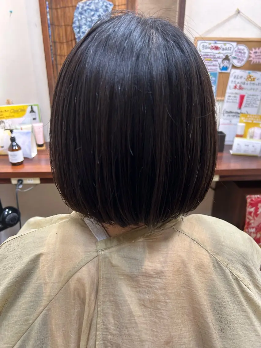 ミディアム ボブ 2ヵ月先までまとまる レイヤー🫧若葉🪞のヘアスタイル