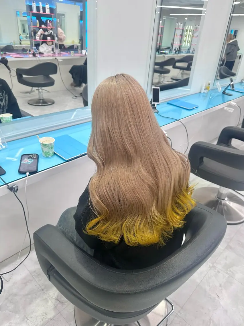 《💎ミニモ限定💎》ケアブリーチWカラー + オリジナルトリートメント + コテ巻き仕上げ🫧✨の写真