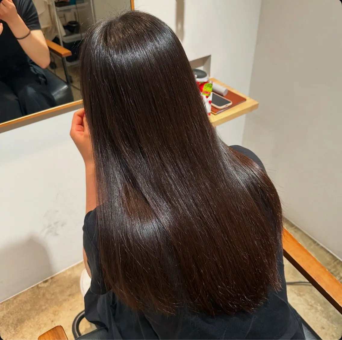 ロング パーマ 酸性ストレート ストレートパーマ 大津 寧々のヘアスタイル