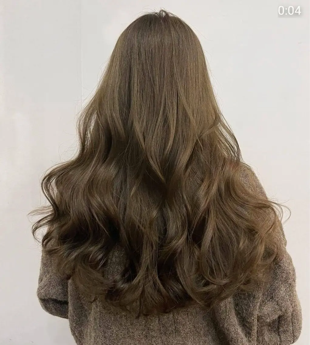 ロング パーマ 韓国風ヘア カット パーマ トリートメント コテ巻き風パーマ🫧 韓国パーマ反町海大のヘアスタイル