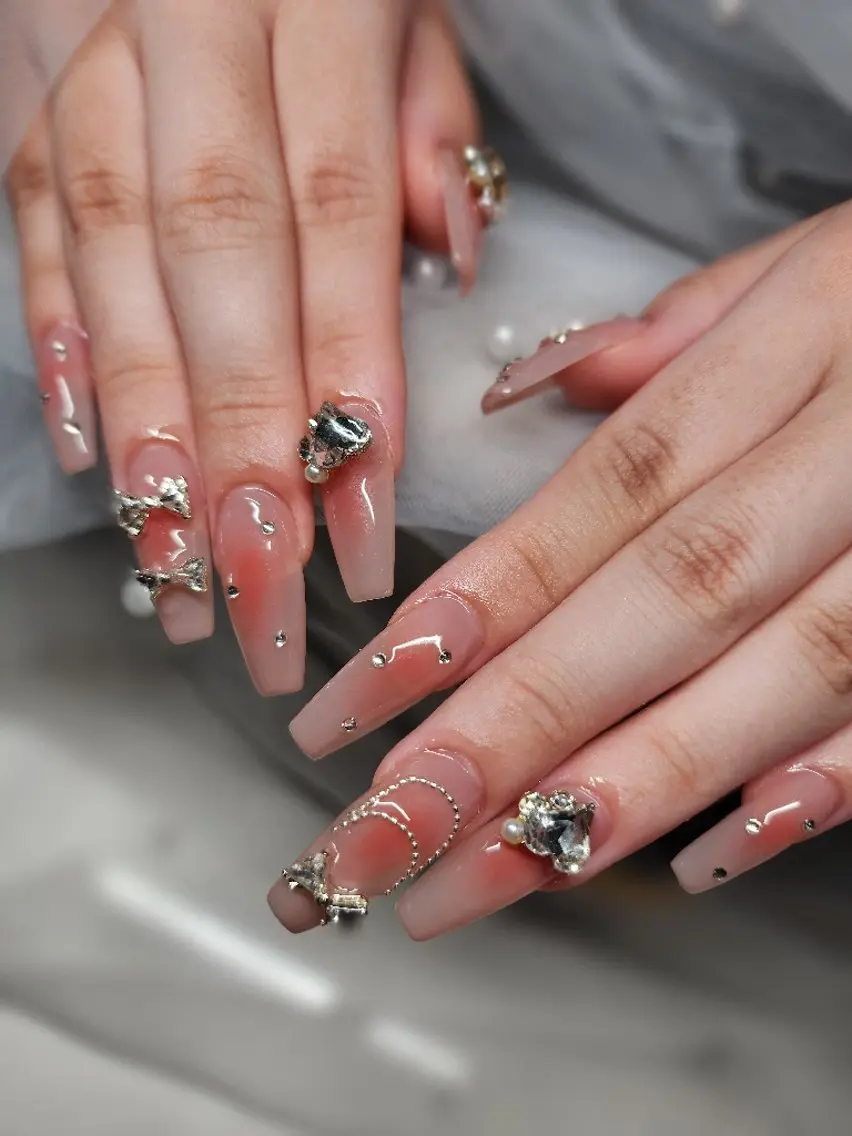 ネイル チークネイル ハンドネイル eightyfour nail💚白石のネイルデザイン