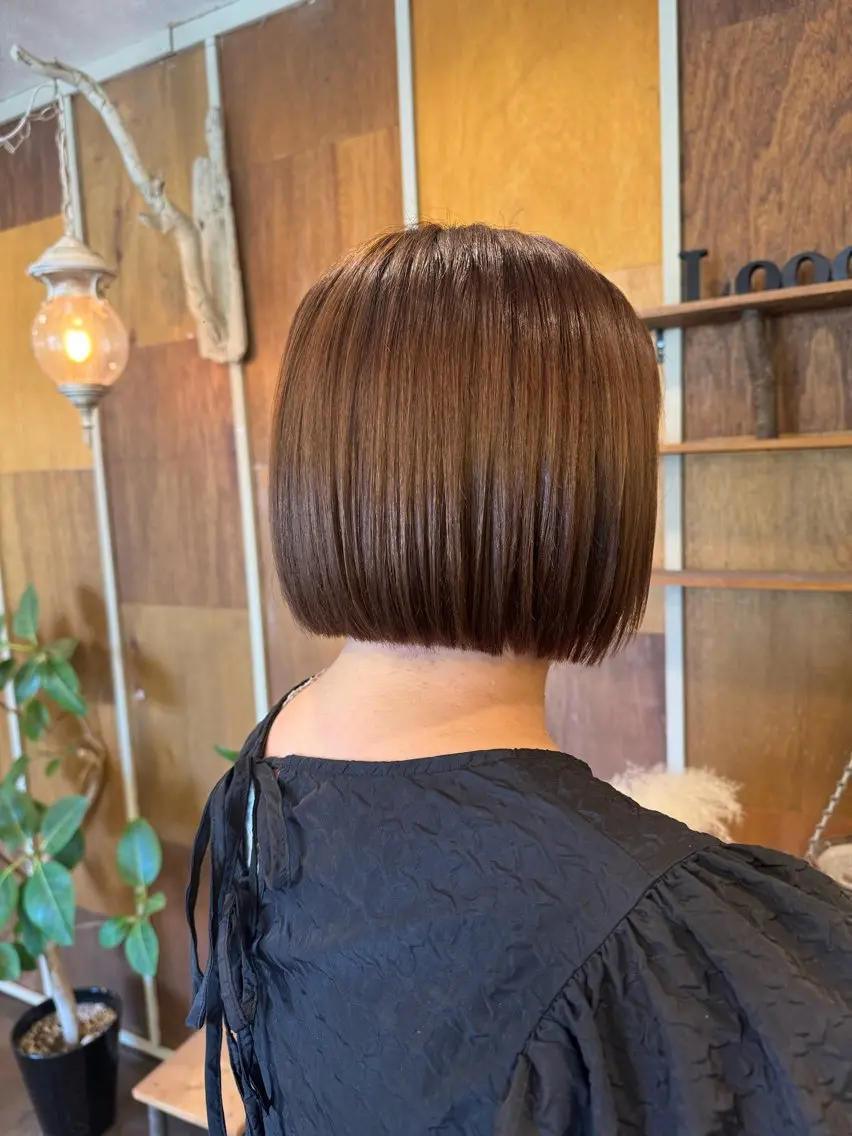 ショート 切りっぱなしボブ ボブ ハイトーン/ ダブルカラー/透明感のヘアスタイル