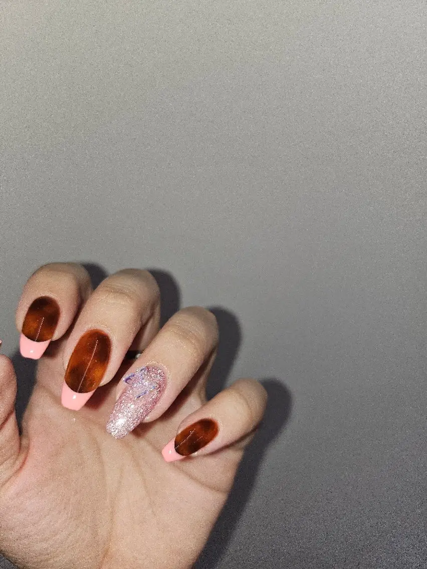ネイル べっ甲ネイル フラッシュネイル フレンチネイル ジェルネイル 持ち込み puku nail 🌼kazu🌼のネイルデザイン