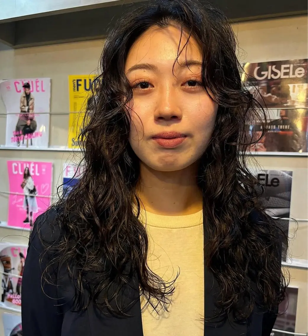 セミロング カラー パーマ ヘアアレンジ キッズ デザインパーマ メンズカット 郁美のヘアスタイル