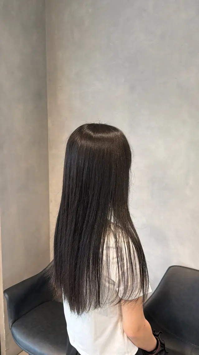 カラー 黒髪 ヘアカラー トリートメント 井野 彩加のヘアスタイル