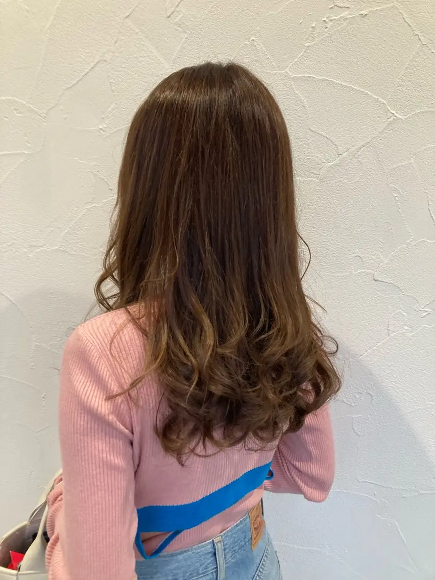 ロング カラー ベージュカラー カット ヘアカラー 原 🫶トレンドヘアのヘアスタイル