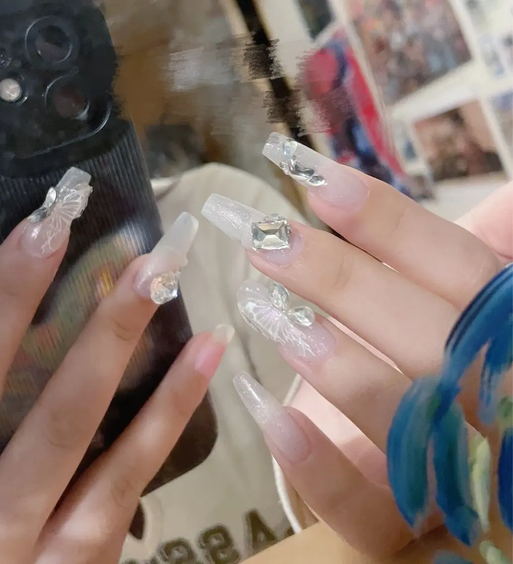 ネイル Shis_🦄shi 韓国風キラキラネイルのネイルデザイン