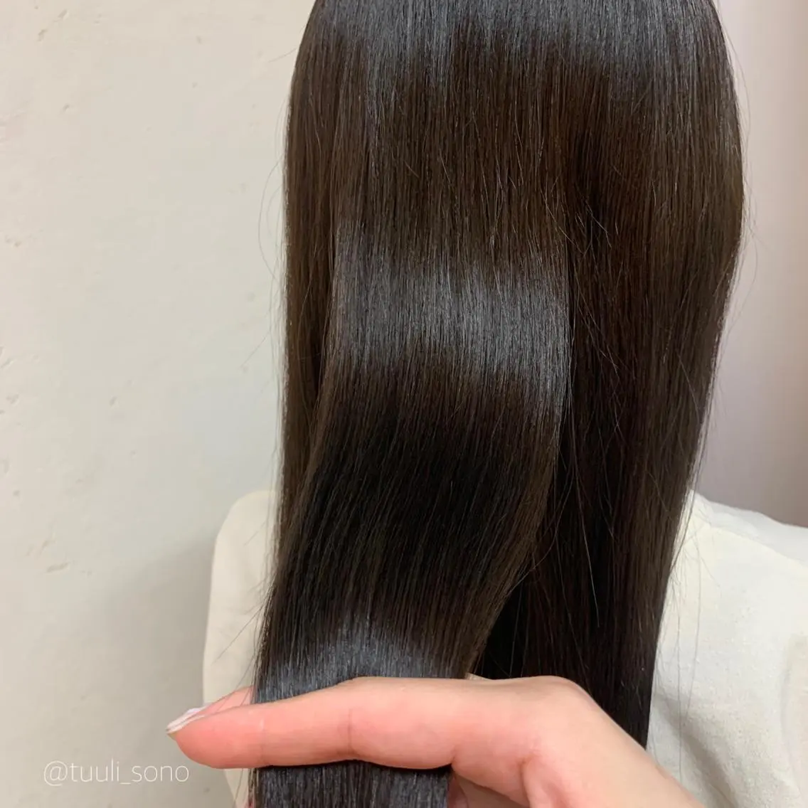 ロング 髪質改善 tuuli トゥーリのヘアスタイル