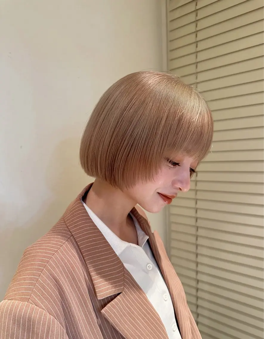 ショート カラー ベージュカラー ボブ ヘアカラー トリートメント ❤️アヤカ レイヤーカット❤️のヘアスタイル