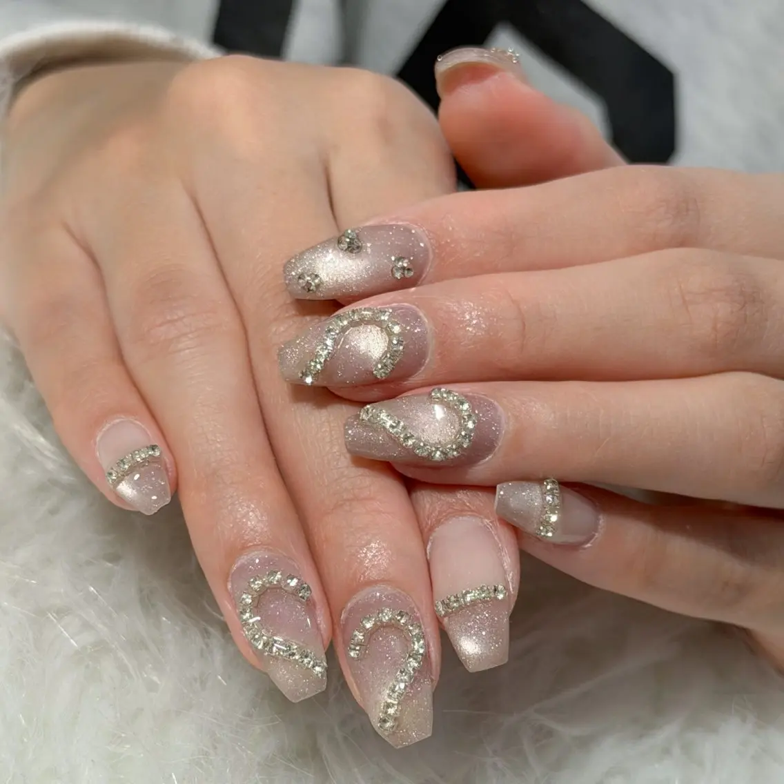 ネイル ハンドネイル フットネイル LAVISH nanamiのネイルデザイン