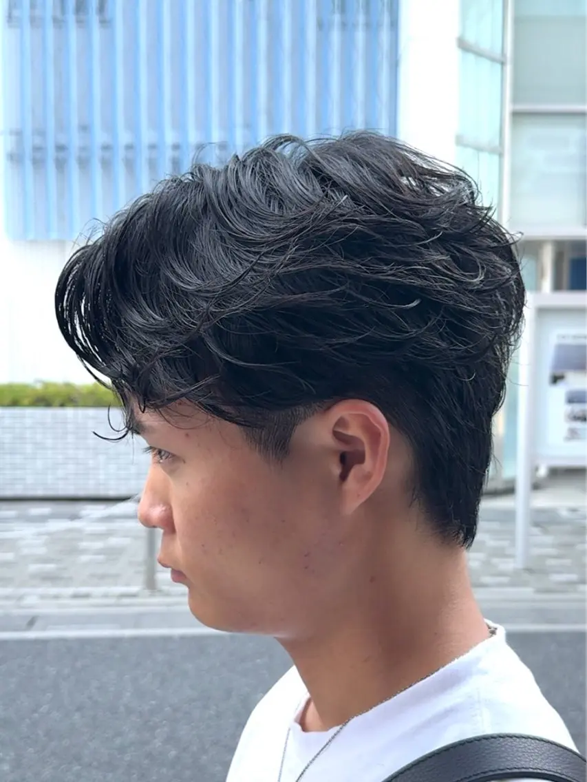 ショート メンズ センターパート フェザーパーマ メンズパーマ パーマ 藤田 明輝のヘアスタイル