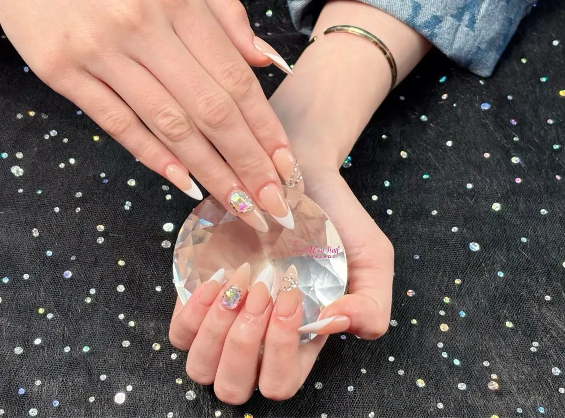 ネイル 桜ネイル 長さ出し フラワーネイル フレンチネイル ジェルネイル ハンドネイル ACon NailSalonのネイルデザイン