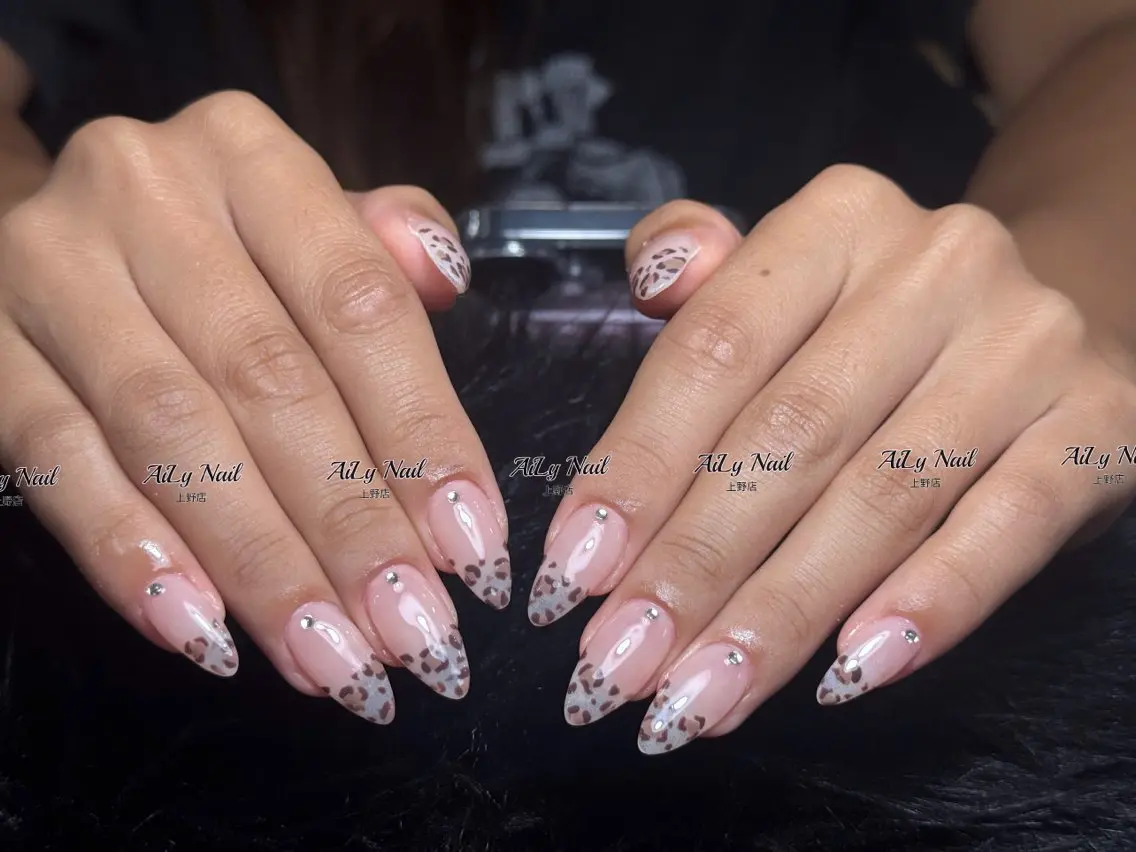 ネイル アートネイル ジェルネイル マグネットネイル ニュアンスネイル シンプルネイル ハンドネイル AiLy Nail 上野店のネイルデザイン