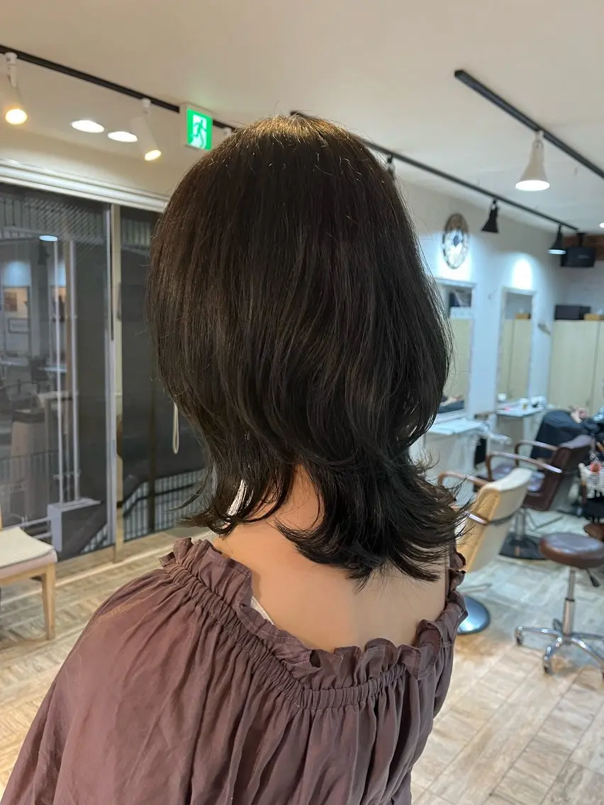 ミディアム レイヤーカット ウルフカット ウルフレイヤー キンサダ ワンリダ‪のヘアスタイル