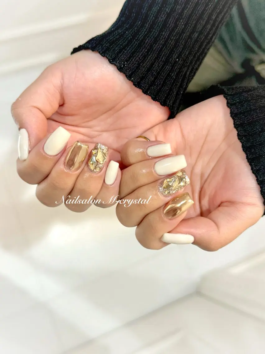 ミディアム Nailsalon M-crystalのネイルデザイン