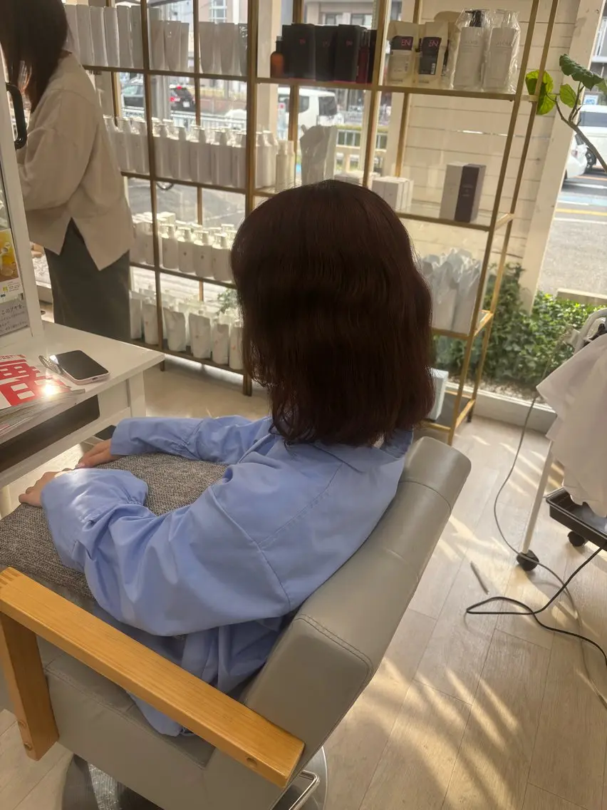 ミディアム ヘアカラー ワタセ ヒメカのヘアスタイル