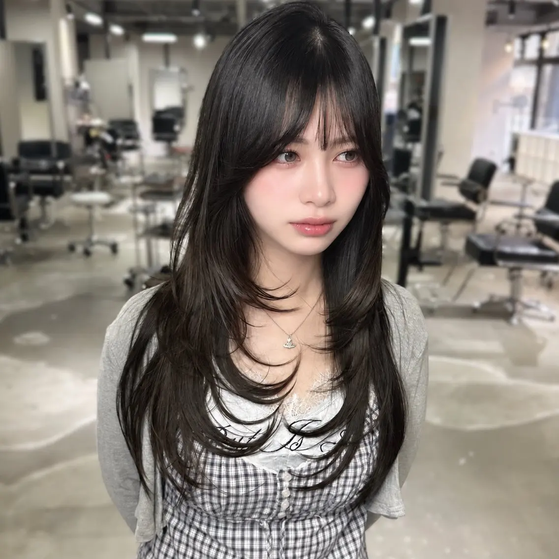 ロング くびれヘア 顔まわりレイヤー 顔周りカット 韓国風ヘア くびれレイヤー カット ヘアカラー 韓国レイヤー🇰🇷 艶髪💎renのヘアスタイル