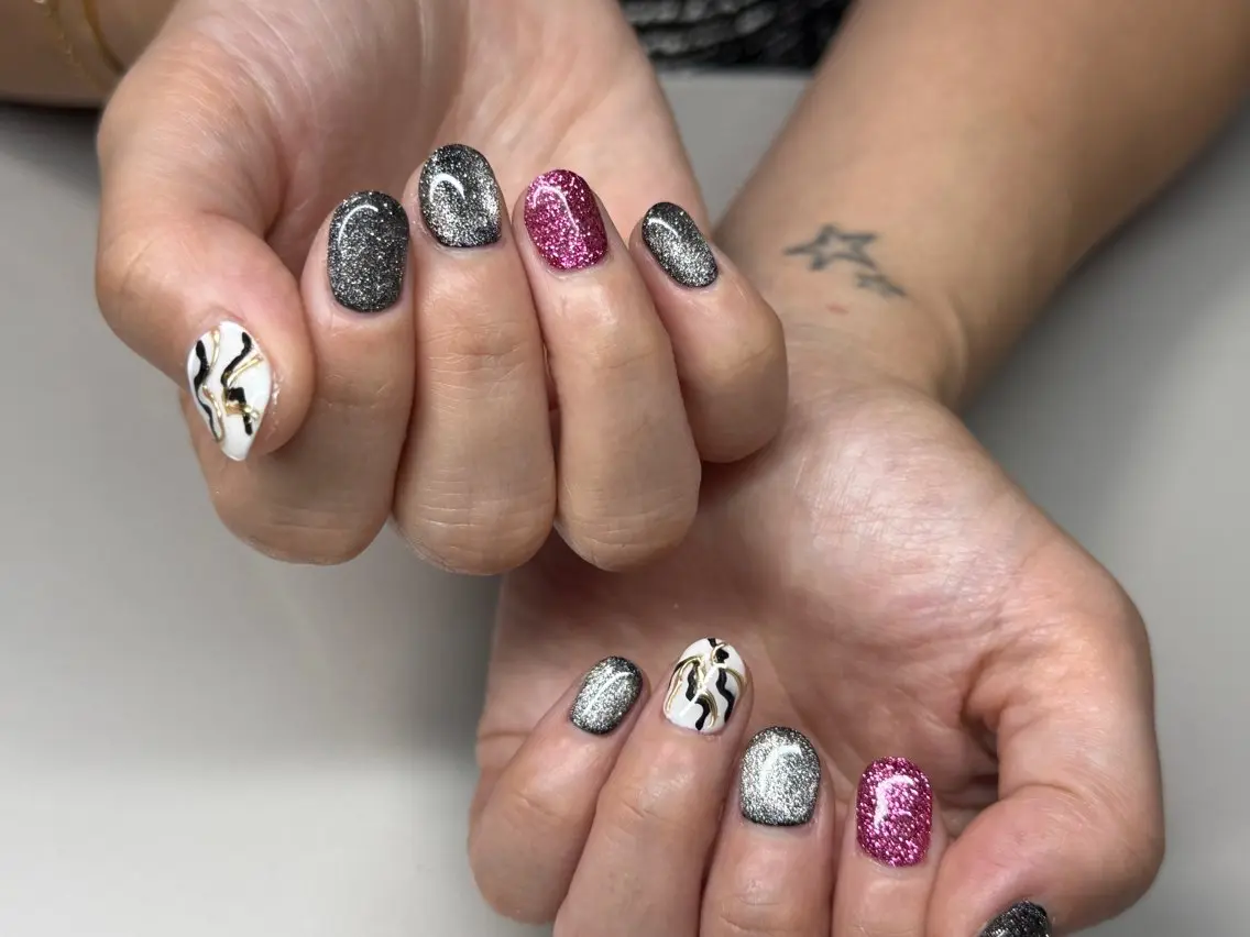 ネイル マグネットネイル Alococo nail🎀miyuのネイルデザイン