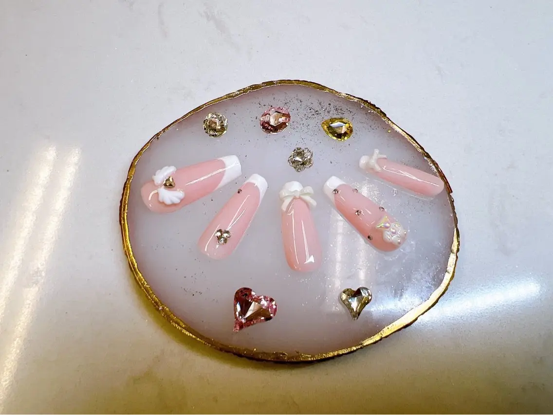 ネイル フレンチネイル ジェルネイル ガラスフレンチ ハート マグネットネイル ハンドネイル Queeens nailのネイルデザイン