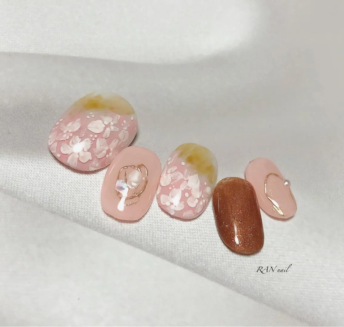 ネイル 桜ネイル ジェルネイル グラデーション 卒業式 マグネットネイル RAN nailのネイルデザイン
