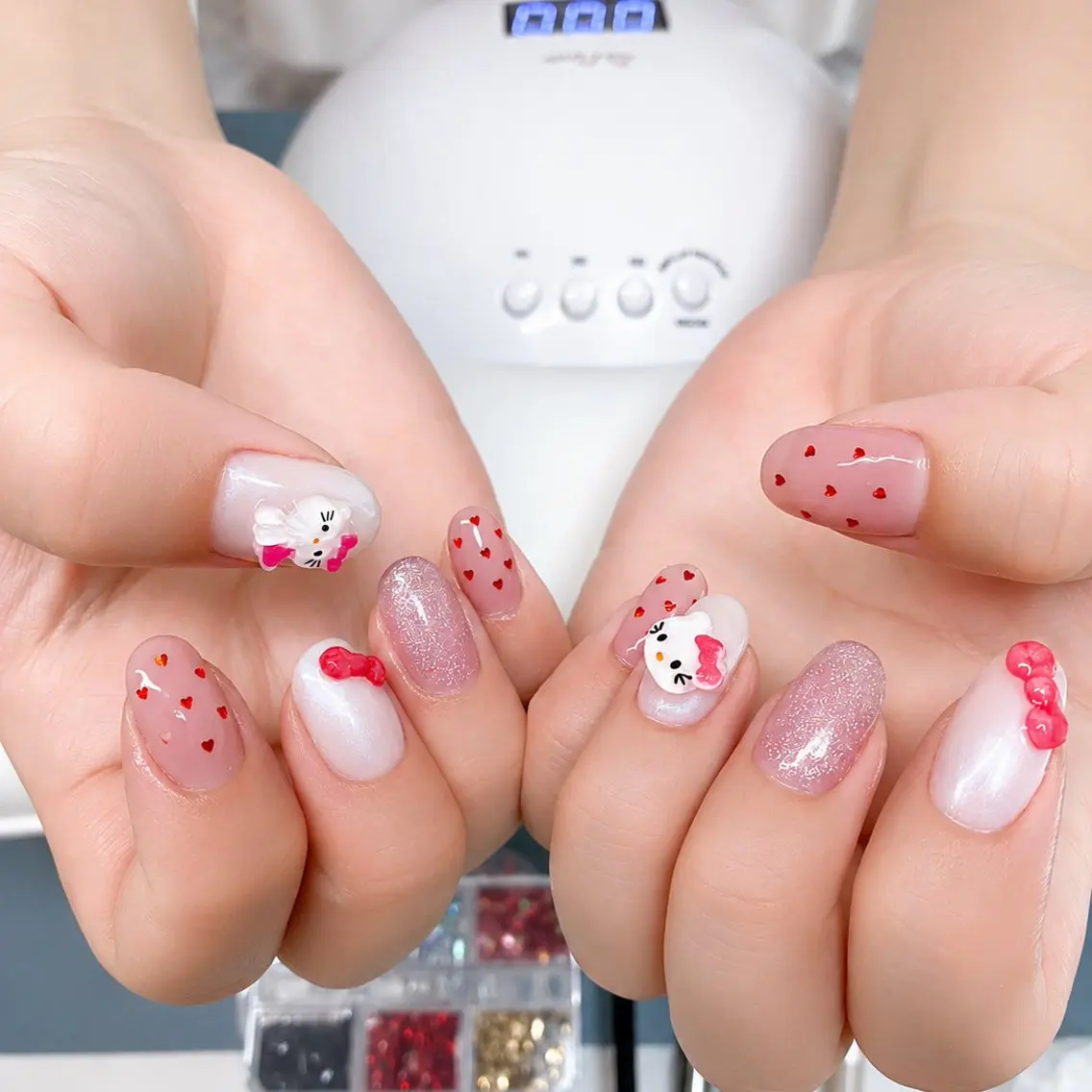 ネイル アートネイル ガーリー ハート ホログラムネイル キラキラネイル ハンドネイル Kii nailのネイルデザイン